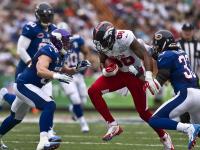 IM电竞官网-萨卡锁死左路走廊，阿森纳新星在加拿大与勒沃库森对决中展现防守艺术