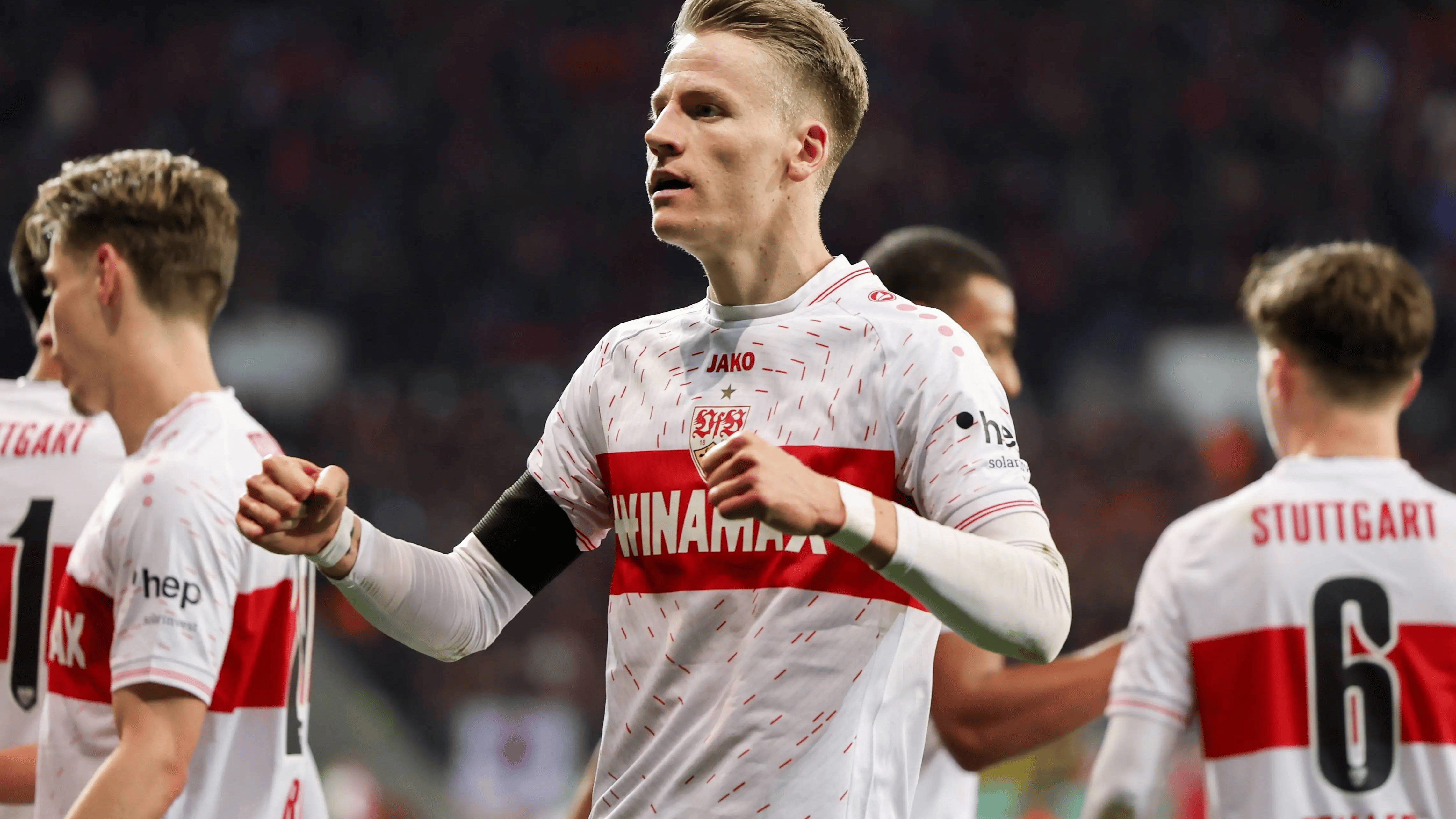 斯图加特门将表现出色，力保球门不失