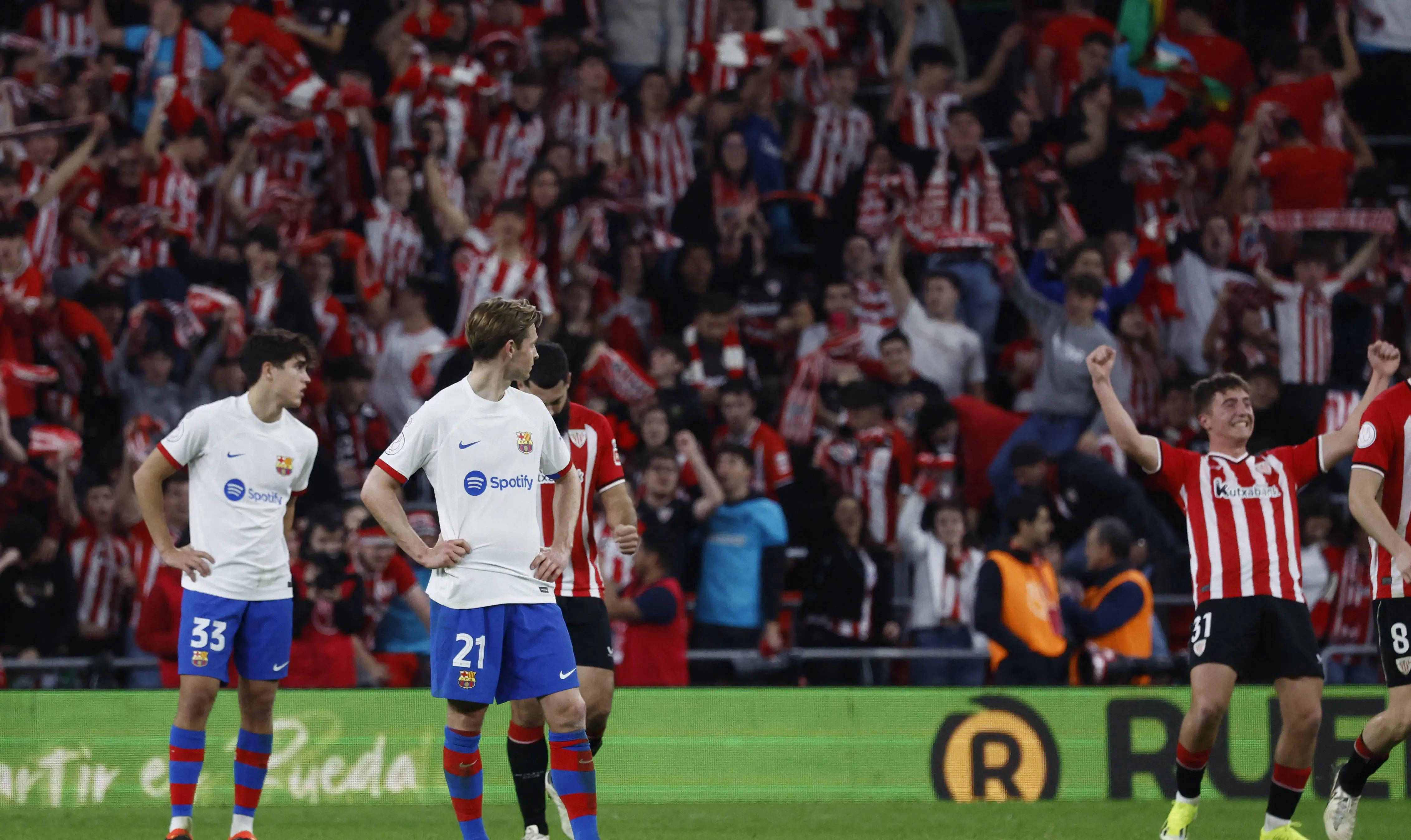 沙尔克中场核心因伤缺席，球队遭遇连败的简单介绍