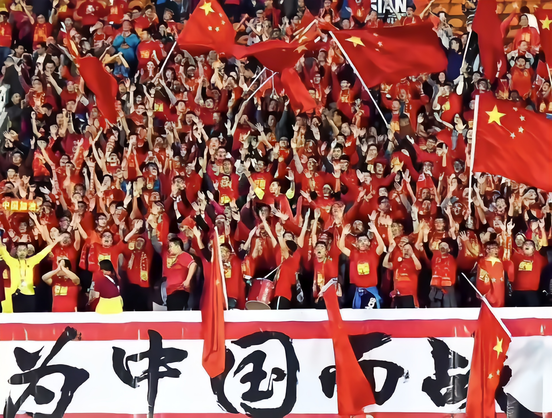 夺冠热门球队展现强大实力，令人赞叹