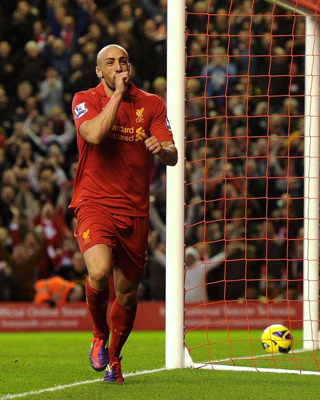 利物浦客场告捷，小组领跑稳中有升