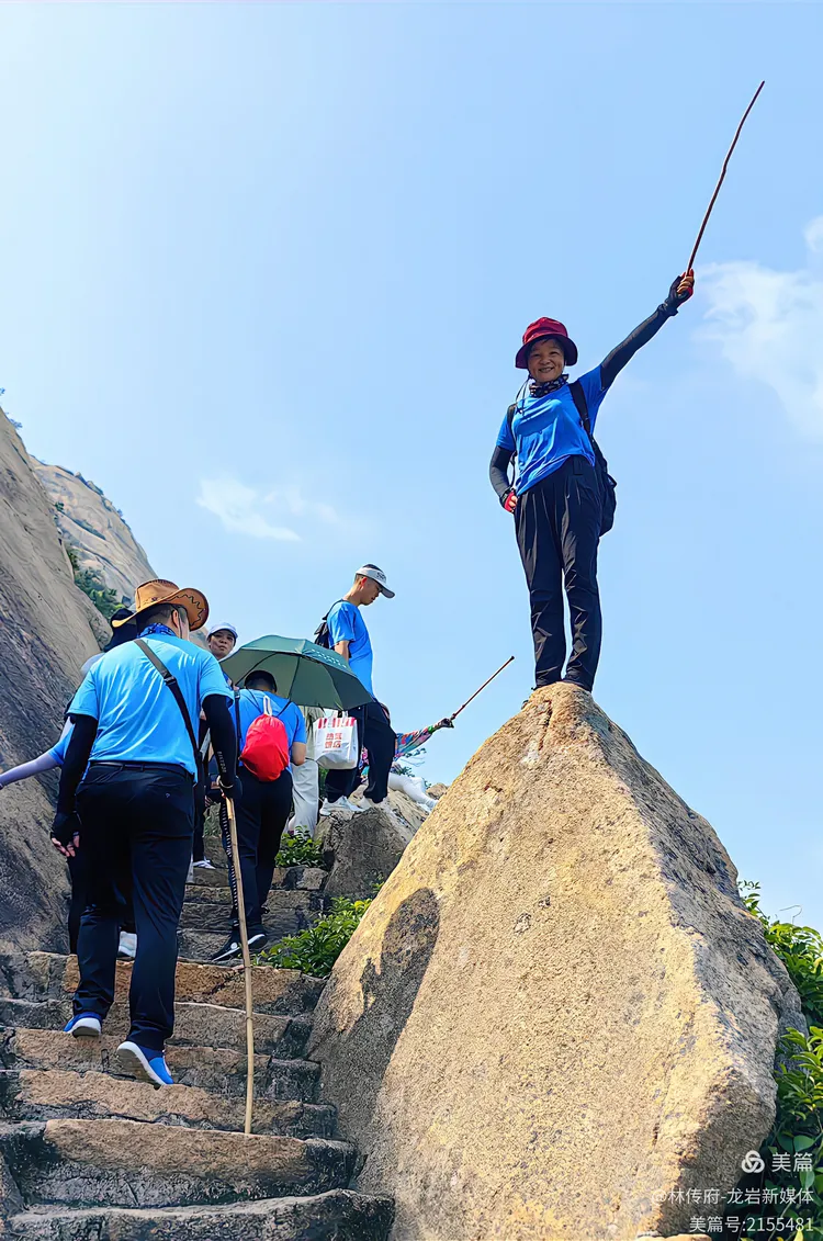 包含热血奔放斗志昂扬，团队凝聚一往无悔的词条