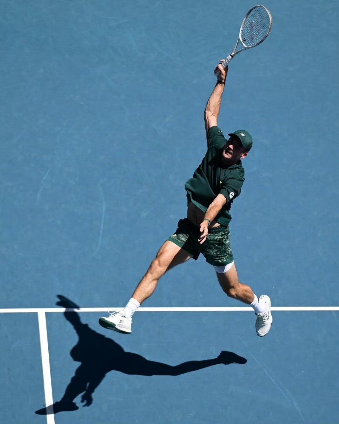 世界网球队险胜澳大利亚网球队，兹维列夫打破历史纪录的简单介绍