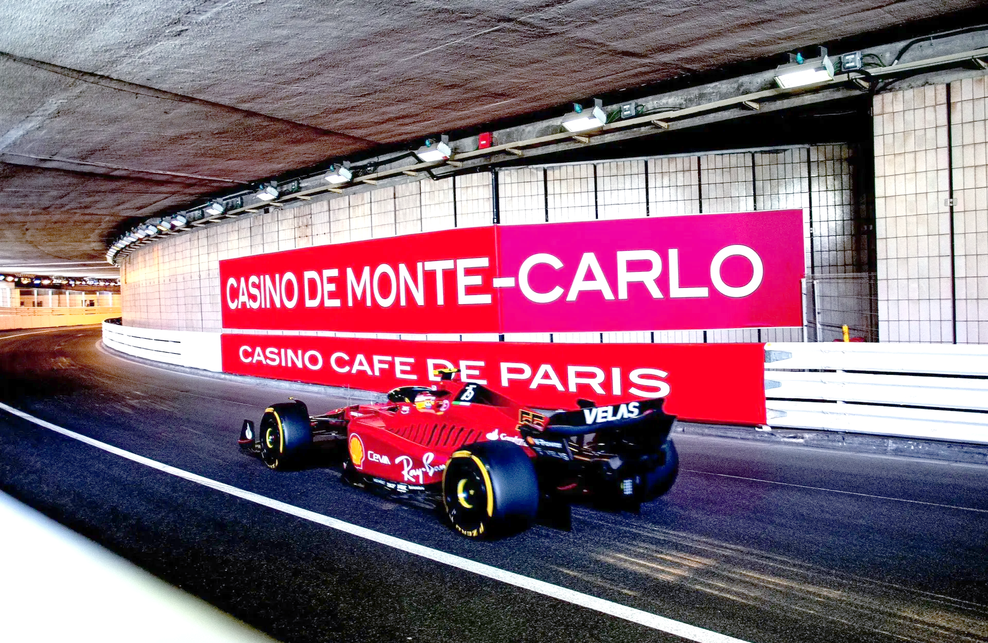 包含摩纳哥客场逼平圣埃蒂安，保持联赛不败的词条