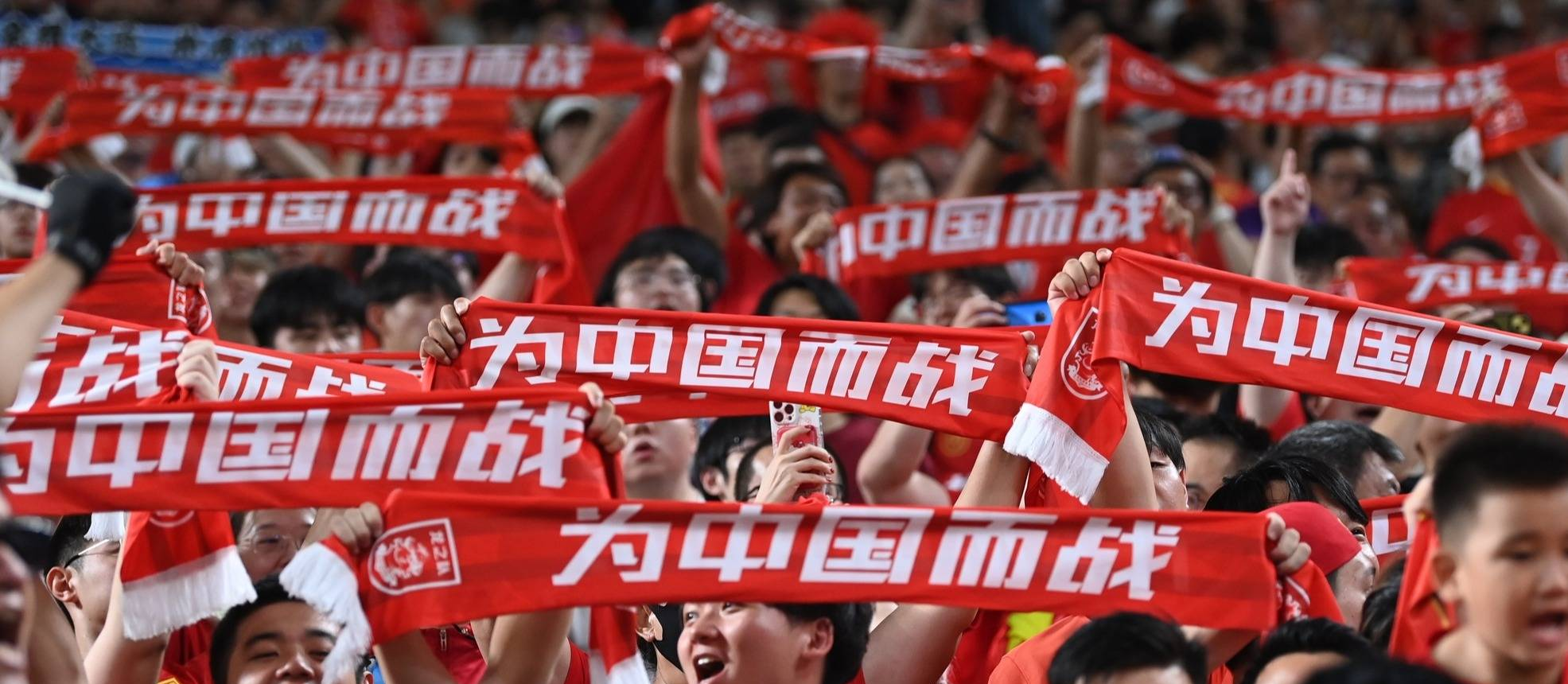 关于重庆男篮主场团结一心，取得胜利的信息